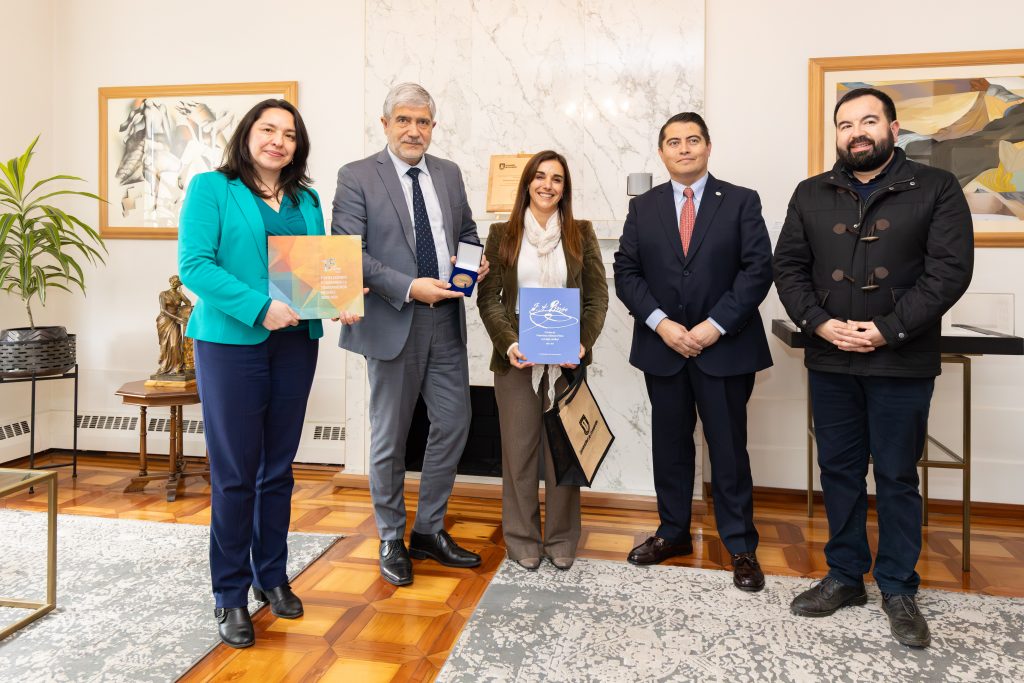 autoridades de la UdeC y el Consejo para la Transparencia.