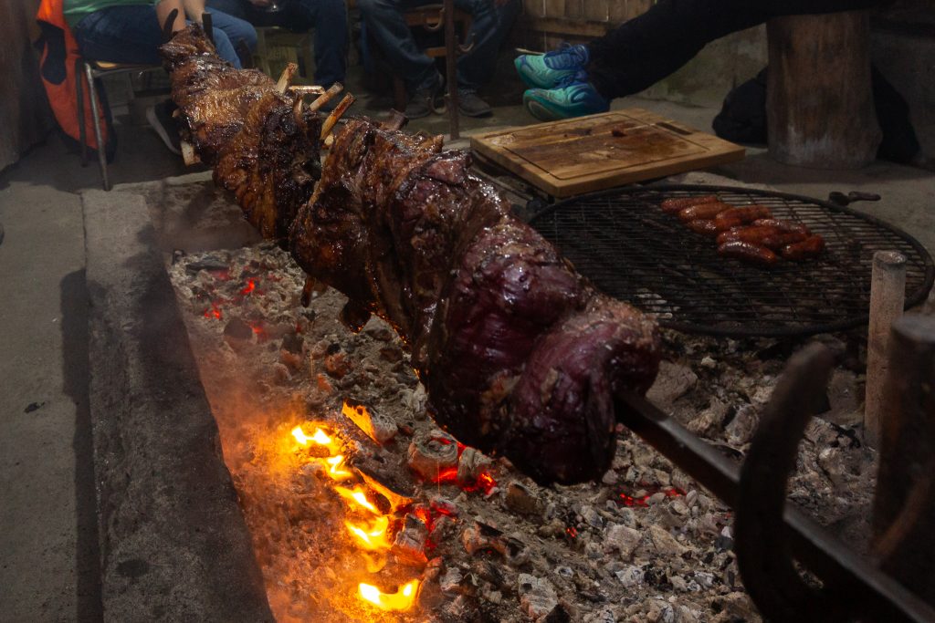 Carne y utensilios de preparación