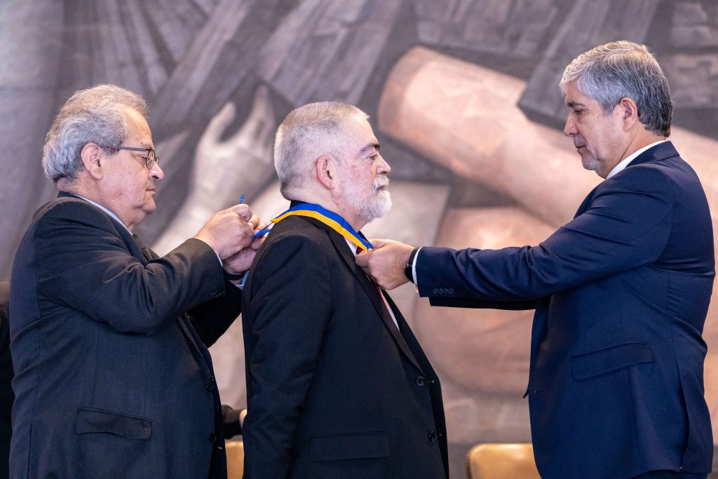 Dr Baeza Profesor Emérito