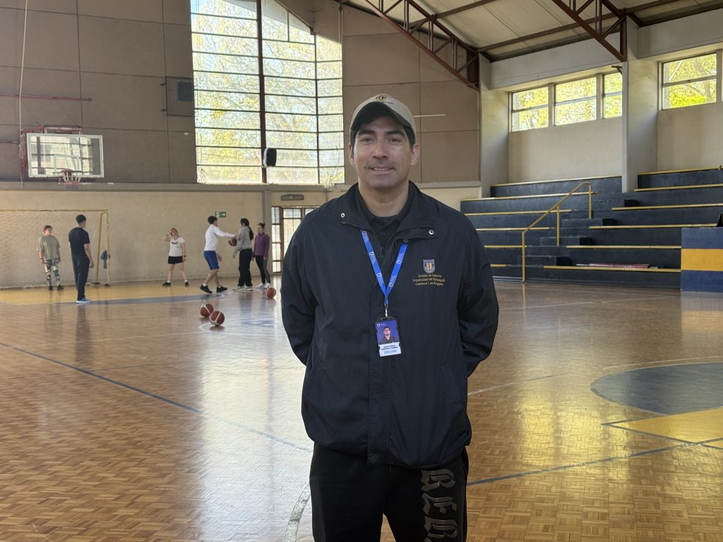 Juan Carrasco Carrillo, trabajador del Campus Los Ángeles