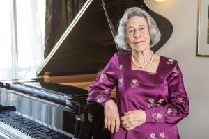 90 años de música, legado y excelencia: Edith Fischer vuelve al Teatro UdeC para un concierto inolvidable 90 años de música, legado y excelencia: Edith Fischer vuelve al Teatro UdeC para un concierto inolvidable