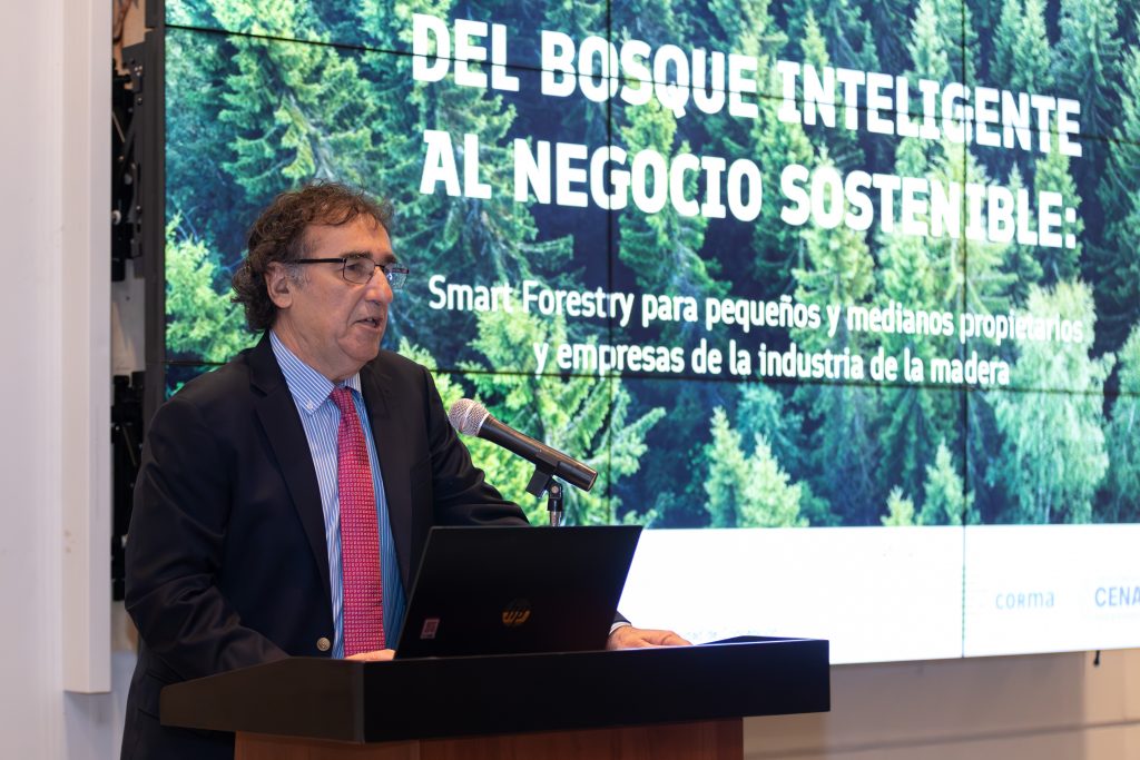 Dr. Eugenio Sanfuentes, Decano de Ciencias Forestales.
