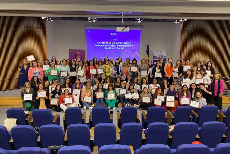 UdeC y SernamEG certifican a 206 mujeres en participación política y social