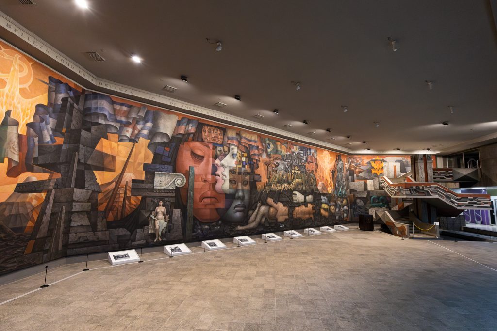 Mural Presencia de América Latina