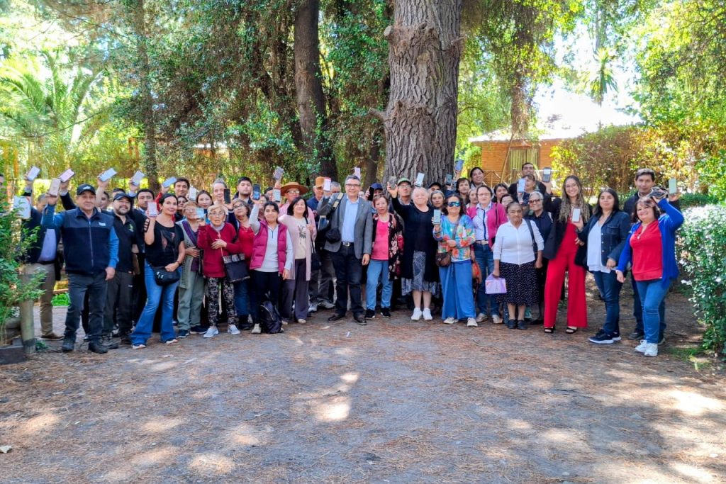 Programa liderado por la Universidad de Concepción fortaleció la producción de cereza Corazón de Paloma en Quillón mediante capacitación, estaciones meteorológicas y una aplicación móvil agroclimática.