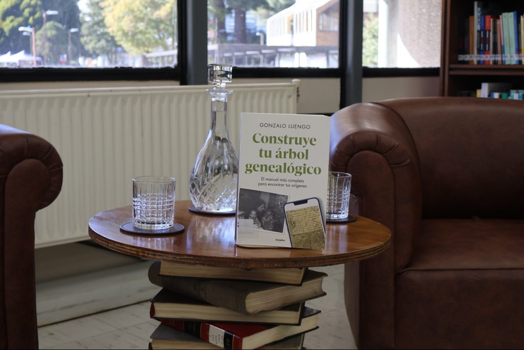 Bibliotecas UdeC albergó charla y taller sobre genealogía