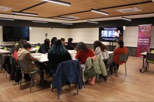 Taller de escritura inicial para mujeres se sumó a parrilla de actividades en el Campus Los Ángeles