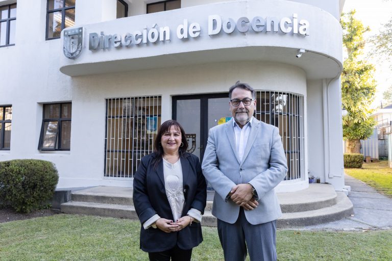 UdeC inicia traspaso en Dirección de Docencia con nuevo director