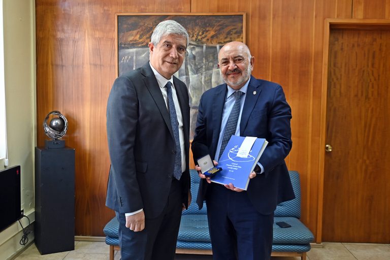 Rector Carlos Saavedra realiza visita protocolar a la UBB en el marco de su aniversario institucional