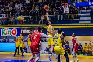 Básquet UdeC demostró un gran nivel y venció a CD Colegio Los Leones en una nueva edición del Clásico Moderno